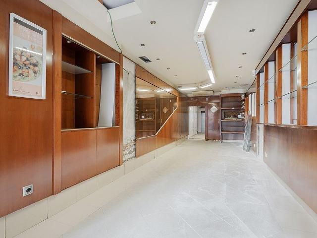 Local comercial en venta en calle De L'agricultura, Barcelona, de 73 m² 1 habitación por 125.000