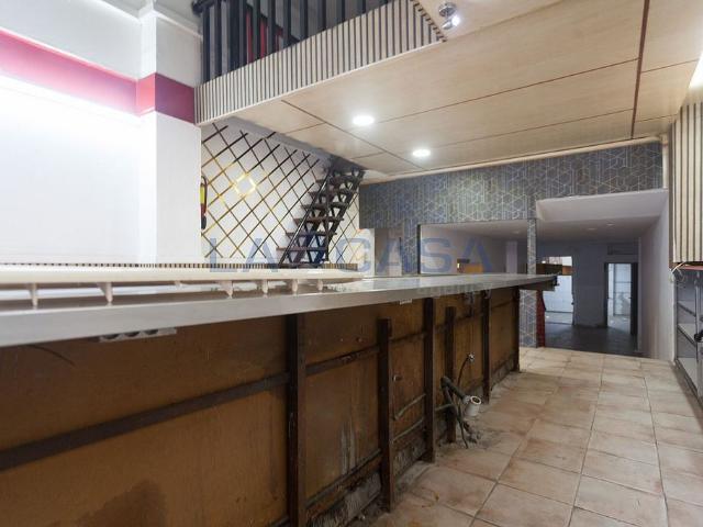 Local comercial en venta en calle De Lepant, Barcelona, de 101 m² 3 habitaciones por 240.000
