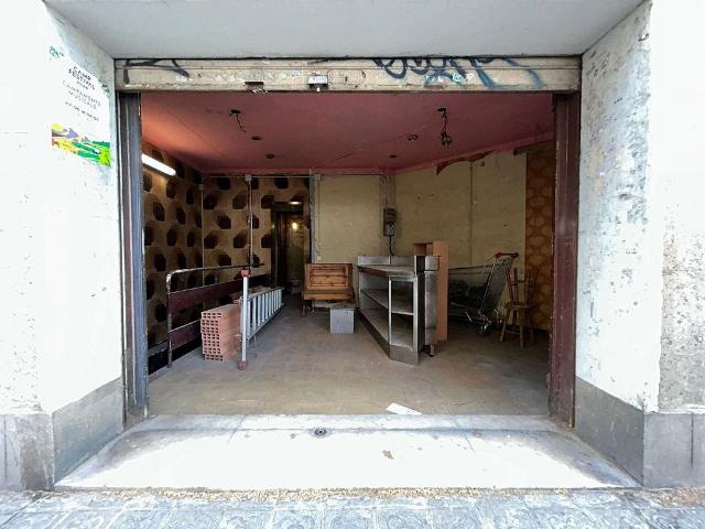Local comercial en venta en calle De Lepant, Barcelona, de 106 m² 2 habitaciones por 110.000
