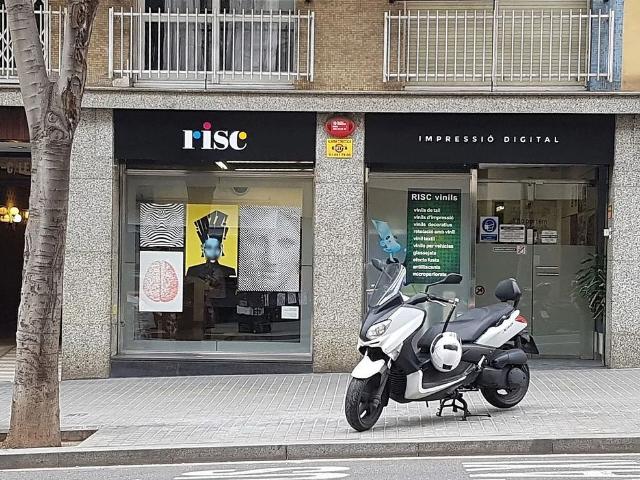 Local comercial en venta en calle De Lepant, Barcelona, de 293 m² 3 habitaciones por 645.000