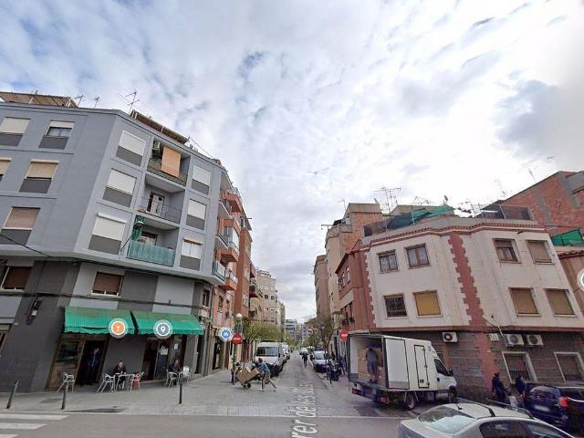Local comercial en venta en calle De Les Muses, Hospitalet de Llobregat, L´, de 49 m² 7 habitaciones por 99.999