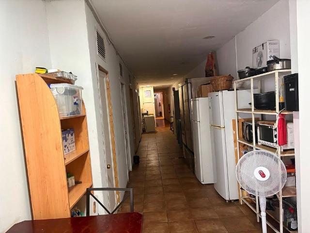 Local comercial en venta en calle De Llançà, Hospitalet de Llobregat, L´, de 150 m² 11 habitaciones por 190.000