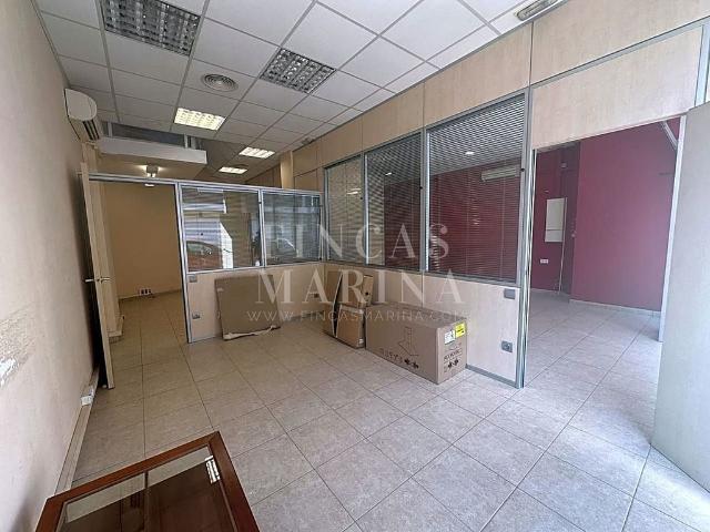 Local comercial en venta en calle De Montflorit, Gavà, de 74 m² 4 habitaciones por 157.500