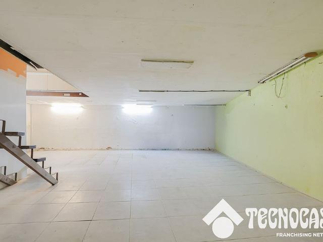 Local comercial en venta en calle De Mossèn Jacint Verdaguer, Sant Boi de Llobregat, de 161 m² 1 habitación por 50.000