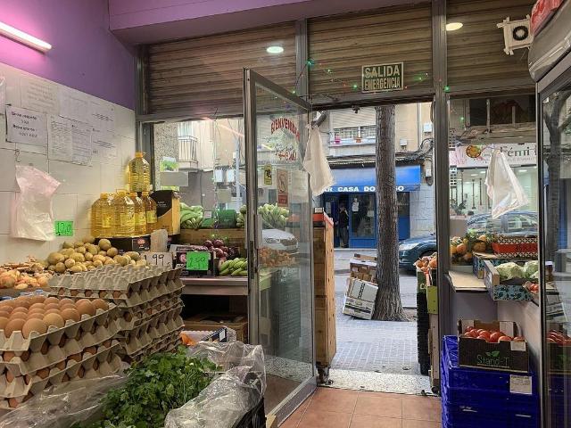 Local comercial en venta en calle De Mossèn Jacint Verdaguer, Santa Coloma de Gramanet, de 35 m² por 100.000