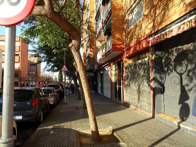 Local comercial en venta en calle De Mossèn Jacint Verdaguer, Santa Coloma de Gramanet, de 40 m² 1 habitación por 64.900
