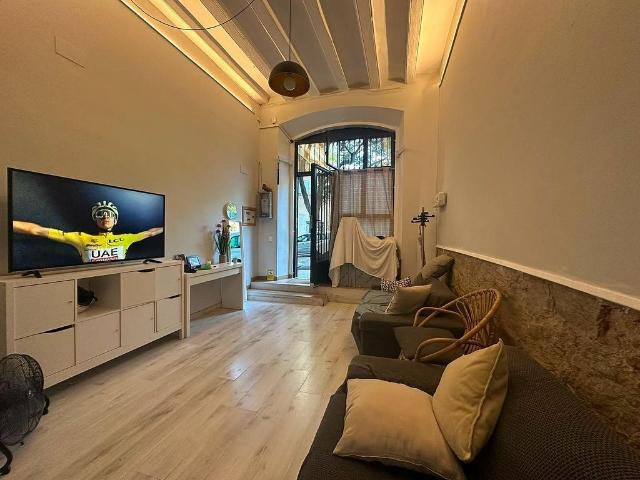 Local comercial en venta en calle De Mata, Barcelona, de 118 m² 4 habitaciones por 290.000