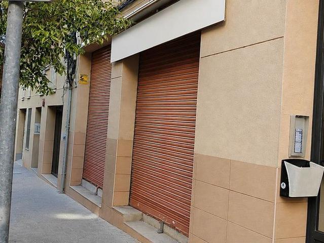 Local comercial en venta en calle De Miramar, Esplugues de Llobregat, de 90 m² 2 habitaciones por 115.000