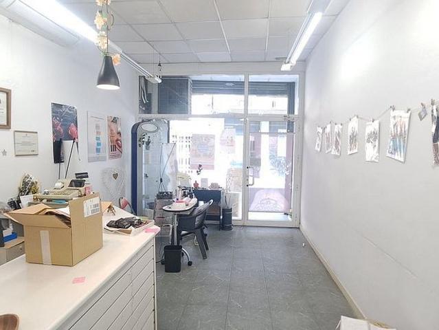 Local comercial en venta en calle De Misericòrdia, Reus, de 75 m² por 90.000