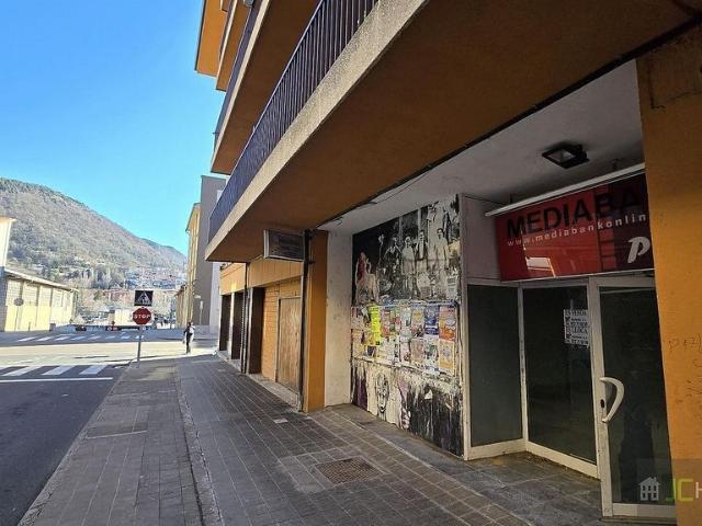 Local comercial en venta en calle De Núria, Ripoll, de 135 m² 2 habitaciones por 95.000
