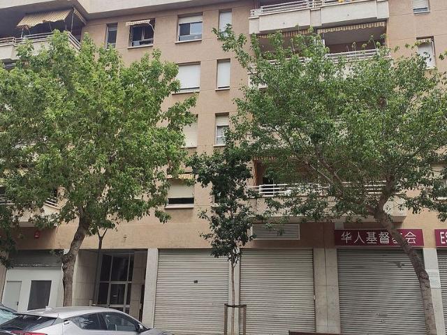 Local comercial en venta en calle De Smith, Tarragona, de 103 m² por 79.000