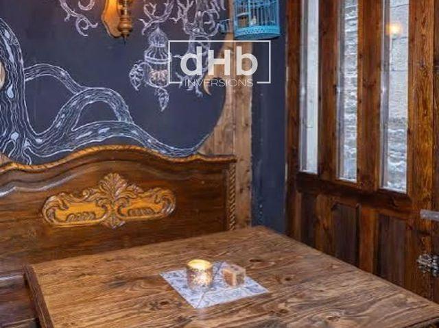 Local comercial en venta en calle De Salomó Ben Adret, Barcelona, de 70 m² por 300.000