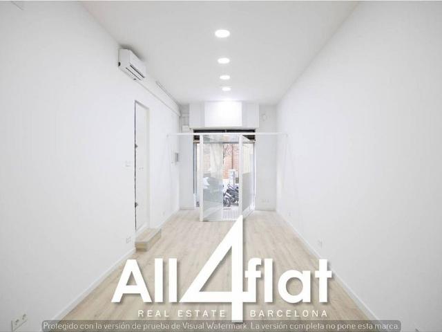 Local comercial en venta en calle D'hostafrancs, Barcelona, de 40 m² por 105.000