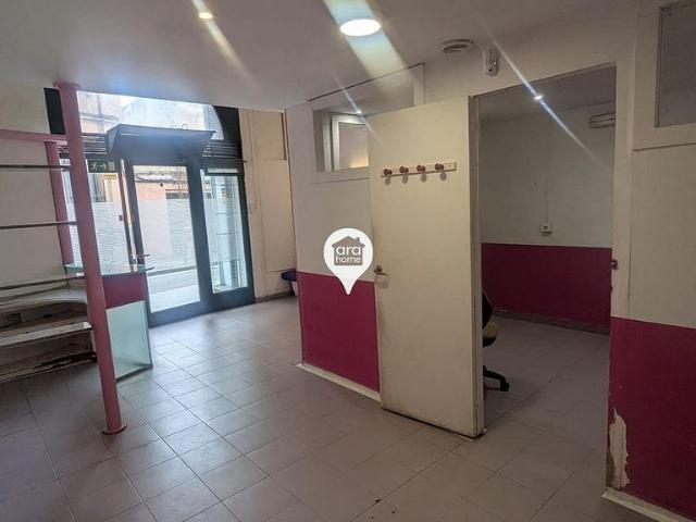 Local comercial en venta en calle De Sant Antoni, Mataró, de 80 m² por 89.500