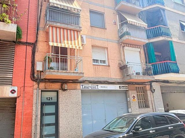 Local comercial en venta en calle De Sant Joaquim, Santa Coloma de Gramanet, de 251 m² 1 habitación por 295.000