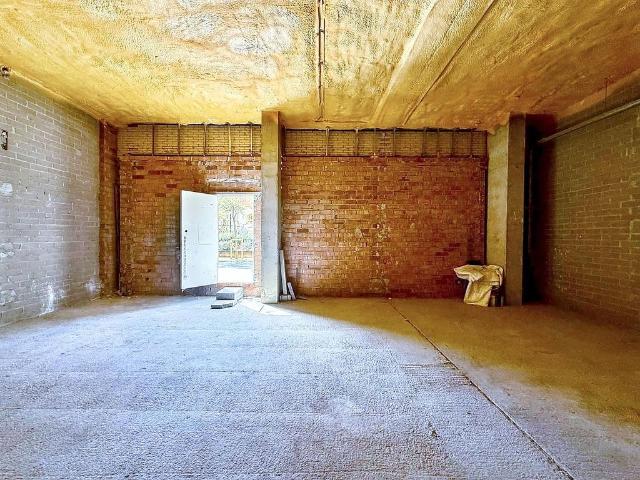 Local comercial en venta en calle De Sant Josep, Hospitalet de Llobregat, L´, de 79 m² 1 habitación por 130.000