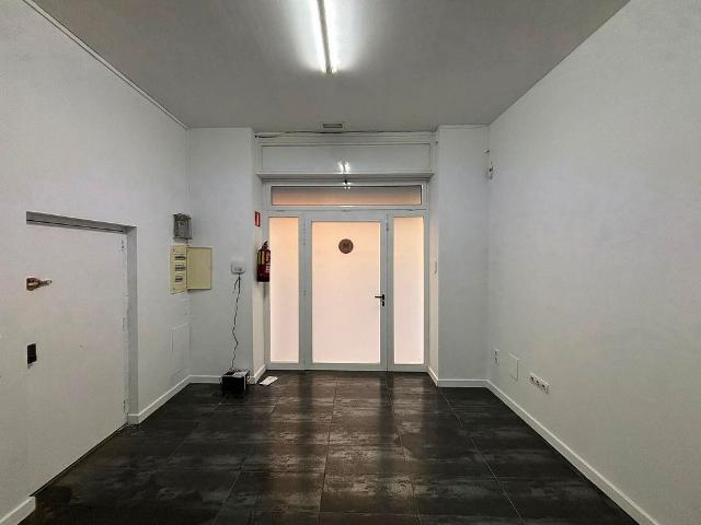 Local comercial en venta en calle De Sant Pere Mitjà, Barcelona, de 94 m² 1 habitación por 130.000