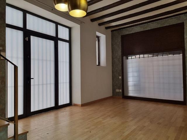 Local comercial en venta en calle De Sant Pere Mitjà, Barcelona, de 96 m² 2 habitaciones por 340.000