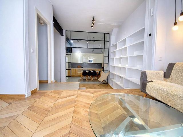 Local comercial en venta en calle De Sant Salvador, Barcelona, de 64 m² 1 habitación por 230.000