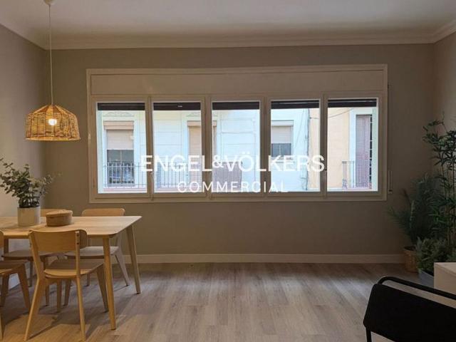 Local comercial en venta en calle De Santa Cecília, Barcelona, de 94 m² por 260.000