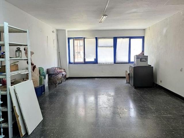 Local comercial en venta en calle De Santiago Ramon y Cajal, Hospitalet de Llobregat, L´, de 54 m² 1 habitación por 125.000