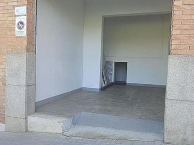 Local comercial en venta en calle De Sarasate, Sabadell, de 40 m² por 58.000