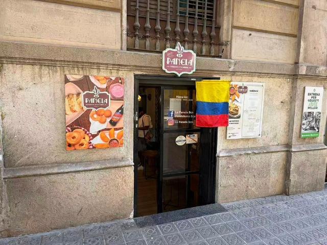 Local comercial en venta en calle De Pau Claris, Barcelona, de 38 m² 1 habitación por 185.000