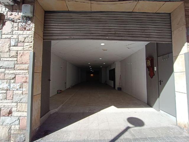 Local comercial en venta en calle De Pau Piferrer, Badalona, de 160 m² 2 habitaciones por 90.000