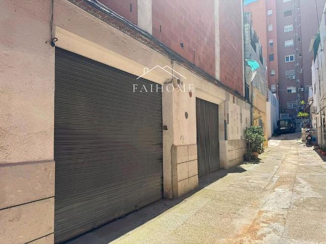 Local comercial en venta en calle De Pau Piferrer, Badalona, de 190 m² por 99.900