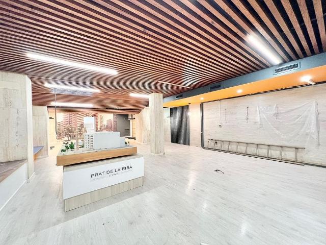 Local comercial en venta en calle De Pau Sans, Hospitalet de Llobregat, L´, de 500 m² 2 habitaciones por 249.000