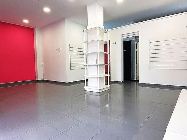 Local comercial en venta en calle De Pablo Ruiz Picasso, Santa Perpètua de Mogoda, de 63 m² 2 habitaciones por 99.900