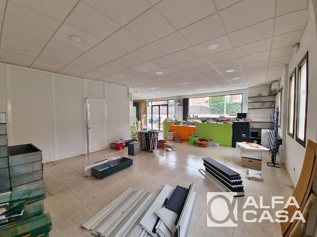 Local comercial en venta en calle De Pere Codina i Mont, Lloret de Mar, de 94 m² 2 habitaciones por 200.000