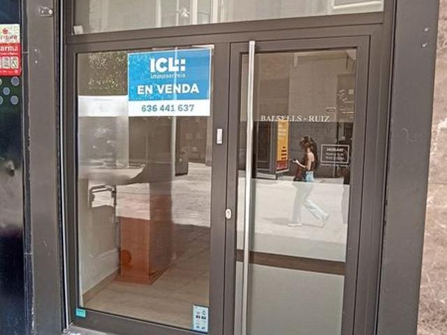 Local comercial en venta en calle De Pi i Margall, Lleida, de 24 m² 2 habitaciones por 65.000