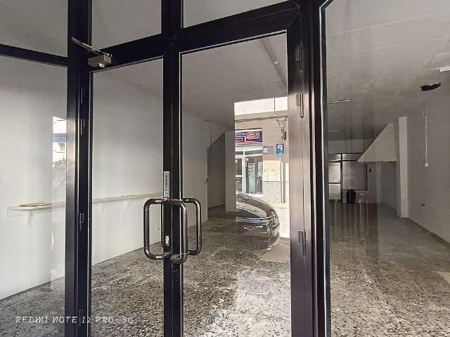 Local comercial en venta en calle De Puig i Cadafalch, Cunit, de 110 m² 2 habitaciones por 99.000