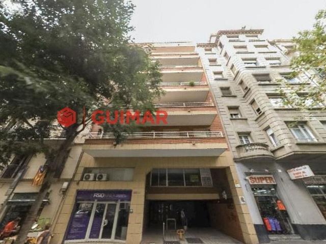 Local comercial en venta en calle De Roger de Flor, Barcelona, de 224 m² por 274.000