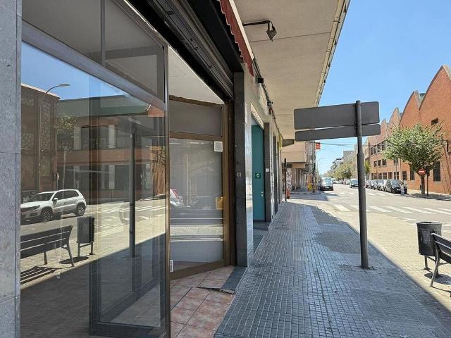 Local comercial en venta en calle De Ramón y Cajal, Terrassa, de 60 m² 1 habitación por 98.000