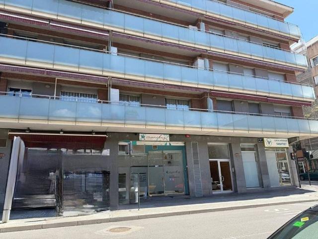 Local comercial en venta en calle De Ramón y Cajal, Terrassa, de 60 m² por 98.000