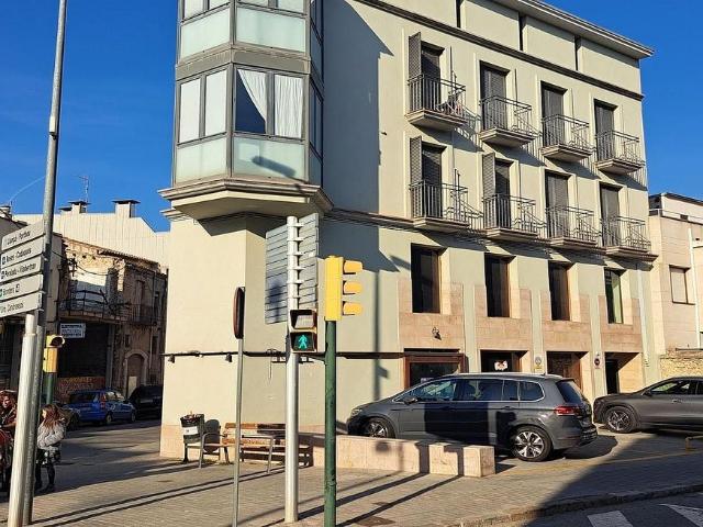 Local comercial en venta en calle De Tapís, Figueres, de 140 m² por 168.000