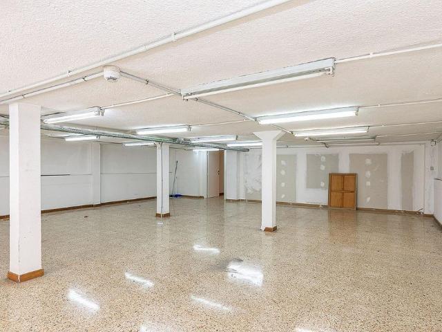 Local comercial en venta en calle De Trafalgar, Barcelona, de 455 m² 4 habitaciones por 630.000