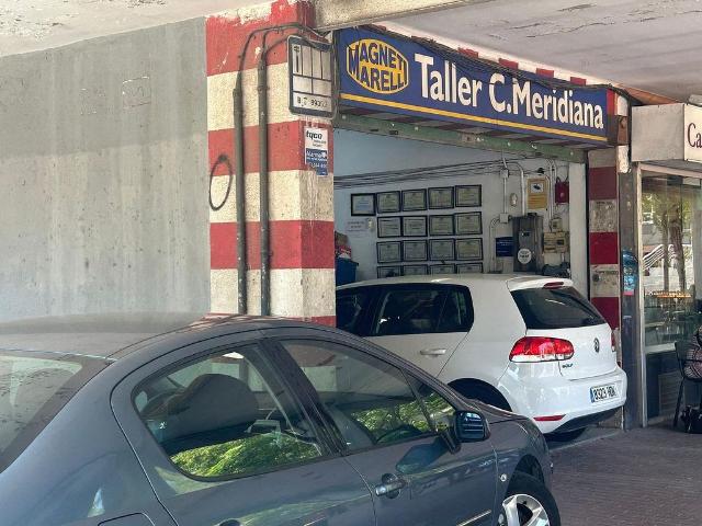 Local comercial en venta en calle De Vallcivera, Barcelona, de 56 m² 2 habitaciones por 79.000