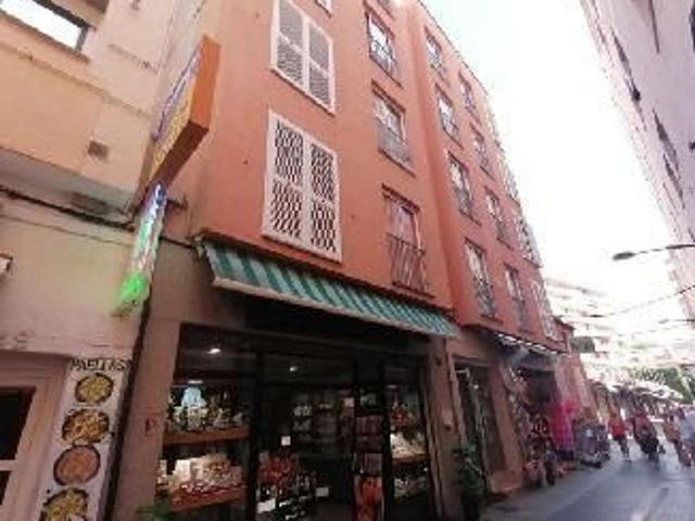 Local comercial en venta en calle De Venècia, Lloret de Mar, de 51 m² por 183.000