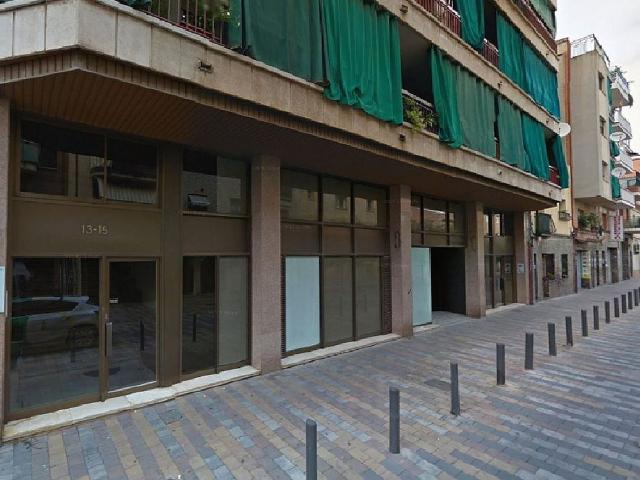 Local comercial en venta en calle De Víctor Balaguer, Badalona, de 76 m² por 59.900