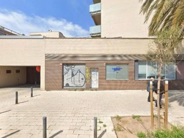 Local comercial en venta en calle D'eduard Maristany, Badalona, de 75 m² 2 habitaciones por 185.000