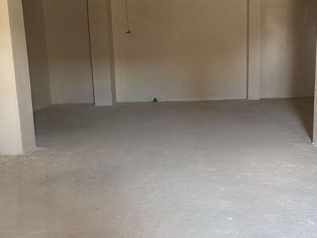 Local comercial en venta en calle Del Manresà, Badalona, de 124 m² 1 habitación por 195.000