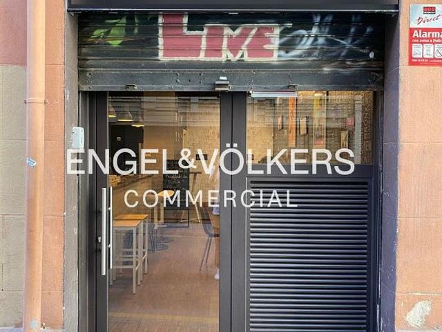 Local comercial en venta en calle Del Camp, Barcelona, de 51 m² por 290.000
