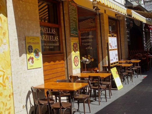 Local comercial en venta en calle Del Castell de la Trinitat, Roses, de 140 m² por 395.000