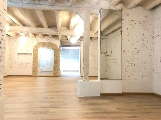Local comercial en venta en calle Del Comte Borrell, Barcelona, de 89 m² 3 habitaciones por 165.000