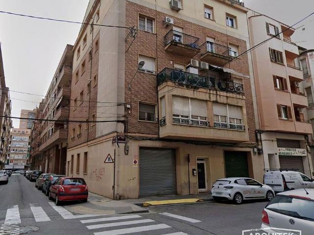 Local comercial en venta en calle Del Comte de Vinatesa, Lleida, de 75 m² por 63.000