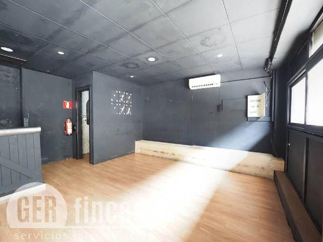 Local comercial en venta en calle Del Concili Egarenc, Terrassa, de 55 m² por 55.000