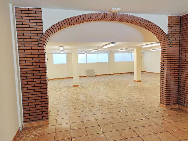 Local comercial en venta en calle Del Conflent, Vendrell, El, de 379 m² por 129.000